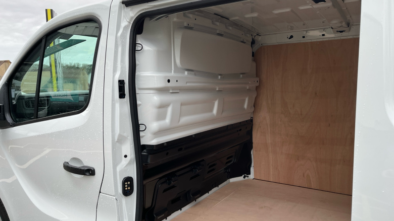 Renault Trafic Swb Diesel SL30 Blue dCi 150 Advance [Safety] Van EAG9